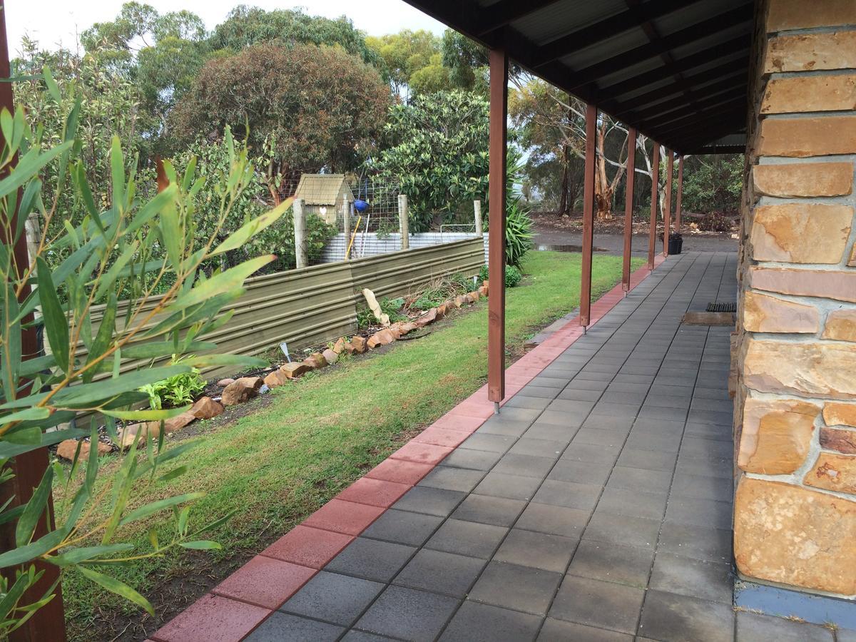 Bee'S Place - 3 Bedroom Home On 10 Acres Of Land With Distant Ocean Views Emu Bay Exterior photo