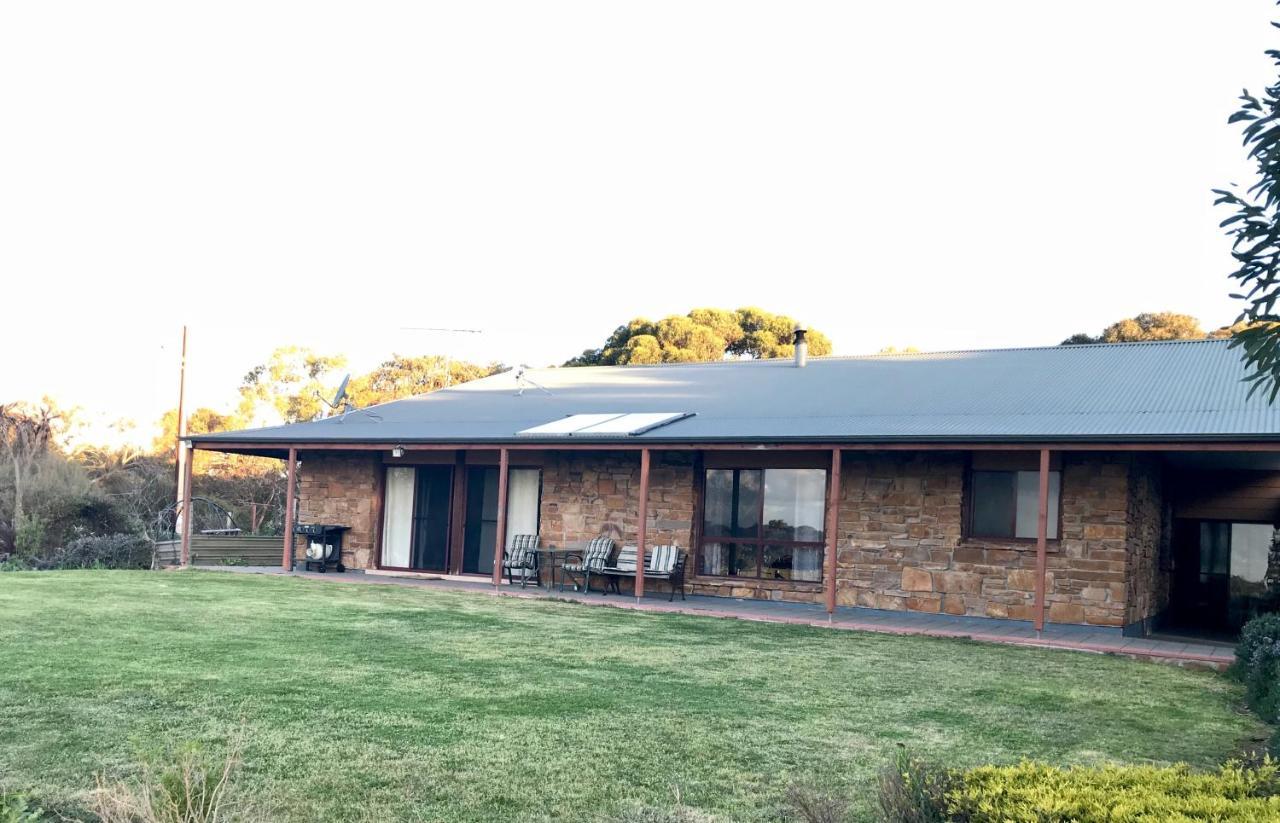 Bee'S Place - 3 Bedroom Home On 10 Acres Of Land With Distant Ocean Views Emu Bay Exterior photo