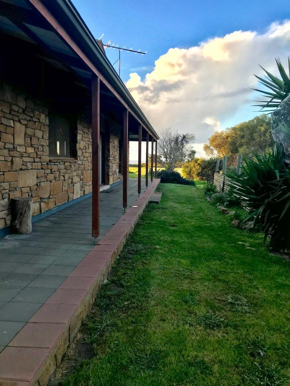 Bee'S Place - 3 Bedroom Home On 10 Acres Of Land With Distant Ocean Views Emu Bay Exterior photo